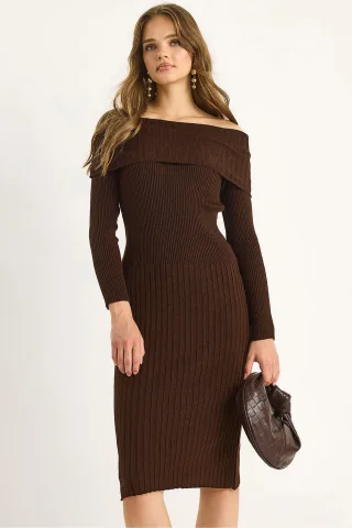 Rippendes Midi-Kleid