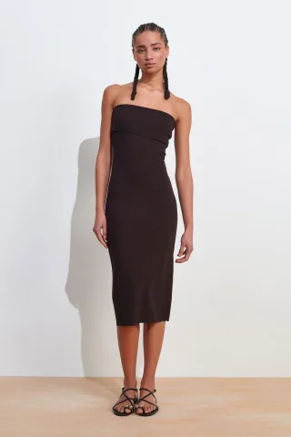 Halsloses Bodycon-Midi-Kleid