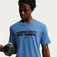 Nike T-Shirt Nike Men's Dri-FIT T-Shirt für Erwachsene, sportlicher Stil, atmungsaktives Material