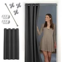 tinycurtains Türvorhang mit Stange silber 55-90 cm ohne Bohren, Thermo Vorhang mit Magneten, Ösen, abdunkelnd, Polyester, blickdicht, Anthrazit Nebula, Türgardine mit Klemmstange verdunkelnd