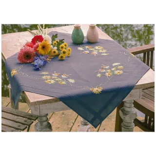 Stickmitteldecke"Rotkehlchen & gelbe Blumen"