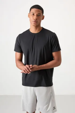 Herren T-Shirt mit normalem Schnitt und Rundhalsausschnitt