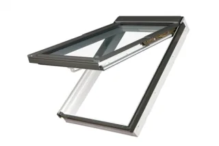 Dachfenster Klapp-Schwing-Fenster FAKRO PPP-V U3 aus Kunststoff und Eindeckrahmen