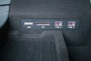 Komplettset USB Hub für Audi Q7 4M
