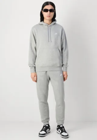 Nike Herren Sportswear Club Fleece Trainingsanzug mit Kapuze in Grau