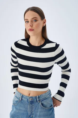 Gestreifter Strickpullover