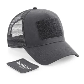 Trucker Cap von der Marke Ballin Est. 2013. Die Trucker Cap ist aus hochwertigem Polyester gefertigt. Die Größe kann mit dem Schnappverschluss auf der Rückseite leicht angepasst werden. Modellbezeichnung: Trucker CapKategorie: HerrenmützeMaterialien: