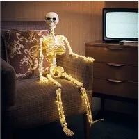 Lights4fun LED-Dekofigur 90cm 300er Micro LED Figur Damien das Skelett