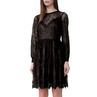 Skaterkleid aus Spitze und Herzausschnitt