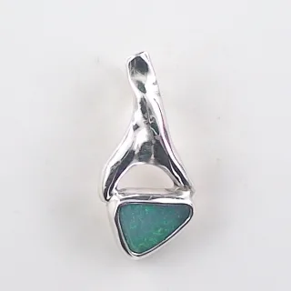 Massiver 935er Silberanhänger mit 0,57 ct. Semi Black Opal