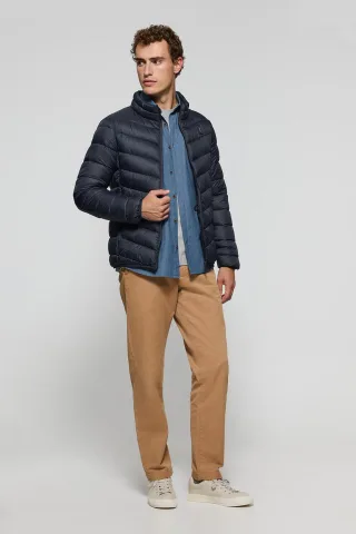 Ultralight-Jacke Chase marineblau mit Rigby Go Aufnäher