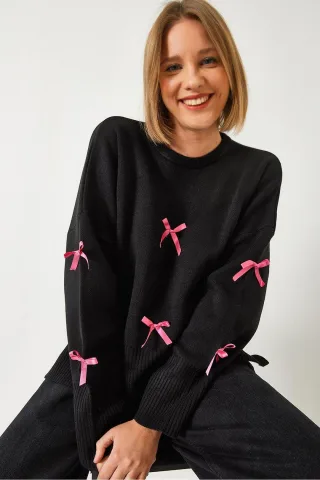 Musterierter Acryl-Pullover mit Rundhalsausschnitt und Schleifendetail