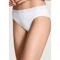 CALIDA Slip Natural Comfort Lace verspielte Spitze, Regular-Cut, elastischer Single Jersey, weich