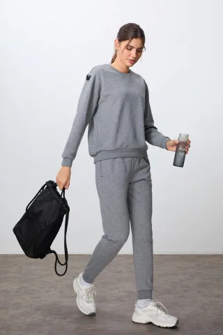 Übergroßes Sweatshirt- und Hosen-Set aus Baumwolle-Polyester-Mischung