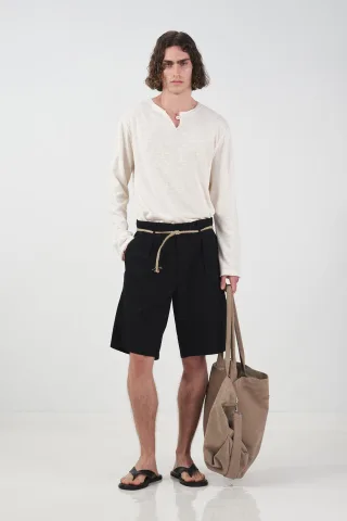 Hoch sitzende, lockere, taillierte Popelin-Shorts