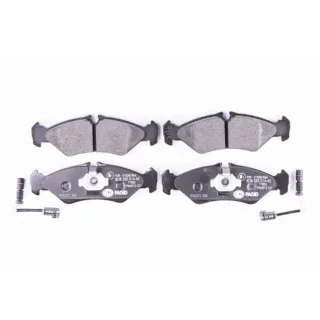 Hella Bremsbel?ge hinten Mercedes Sprinter VW Lt 8DB355014-421