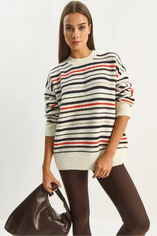 Übergroßer gestreifter Strickpullover