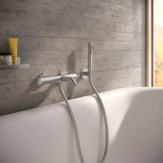Herzbach Design iX Wannenset 17.914000.1.09 1250 mm, Konushalter, Stabbrause, Brauseschlauch, Edelstahl gebürstet