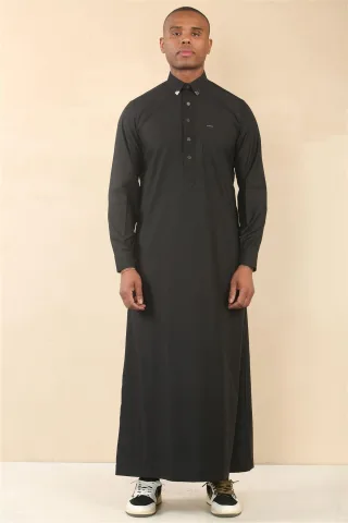 Schwarzer Herren-Thobe, arabische saudi-arabische emiratische islamische Kleidung, Jubba-Robe