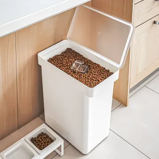 Yamazaki Futtertonne Hund Tower luftdicht 25L 12kg 41x42,5x24cm weiß. Stilvolle Aufbewahrungsbox für Trockenfutter inklusive praktischem Messbecher.