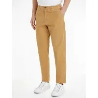Tommy Hilfiger Chinohose CHINO CHELSEA GABARDINE GMD mit Logostickerei auf der Hintertasche