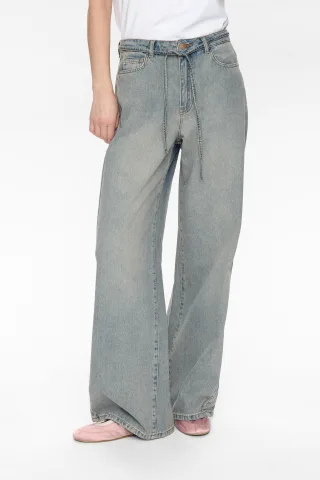 Nümph - NUBROOKLYN - HR WIDE TINTED JEANS light tinted blue denim - Gr. - 38
