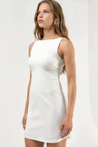 Rücken-Detail Mini-Kleid