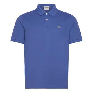Dieses Poloshirt von Gant ist ein Klassiker und zeitlos. Es hat einen Flachstrickkragen mit einer Knopfleiste, die für einen eleganten und modernen Look sorgt. Die kurzen Ärmel sind glatt und schlicht, was dem Poloshirt einen cleanen und minimalistis