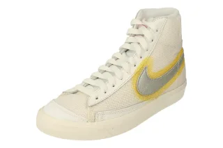 Nike Blazer Mid Vntg 77 Frauen Weiß Turnschuhe