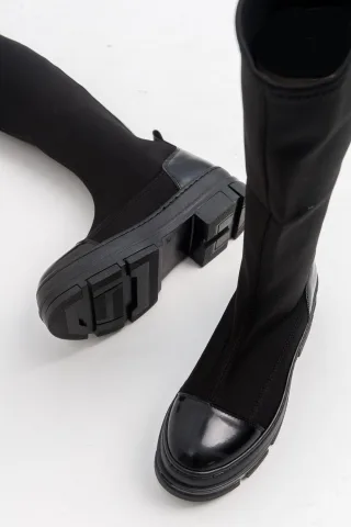 Schwarz