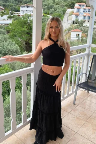 Halter-Neck Crop Top mit überkreuztem Vorderteil