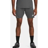 Under Armour® Shorts UA M CHALLENGER TRAIN SHORT sportlicher Stil, als Shorts geschnitten, aus Polyester