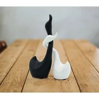 Feinknick Tierfigur Liebevolles Schwanen-Pärchen aus Keramik in schwarz & weiß (Set, 2tlg), aus Qualitäts-Keramik, handdekoriert