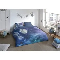 PURE luxury collection Wendebettwäsche Universee, Microfaser, 2 teilig, Mikrofaser, 135x200, Pflegeleicht, Reißverschluss, Wende, Mond, Blau