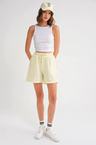 Hochtaillierte Baumwollshorts mit Struktur