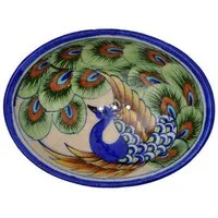 Tranquillo Seifenschale aus Keramik BLUE POTTERY oval 13x10x4 cm handgefertigt mit Pfau-Motiv, Breite: 10 cm, Ovale Seifenschale aus handbemalter Blue-Pottery-Keramik mit Ablauföffnungen für eine trockene und dekorative Aufbewahrung von Seifen im Bad