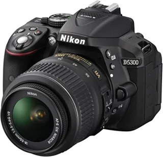 Nikon D5300 [242MP Full HD 32"] schwarz inkl. AF-S DX 18-55mm 1:35-56G VR II Objektiv