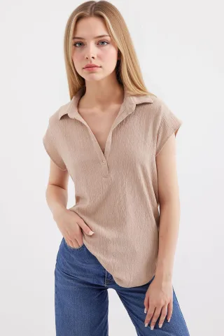 Strukturierte Polohemd-Bluse mit Knopfverschluss