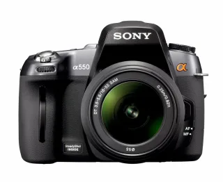 Sony Alpha 550 [14.2MP Live View 3"] schwarz inkl. DT 18-55mm 1:35-56 SAM Objektiv