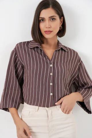 Übergroßes gestreiftes cropped Shirt mit Knopfverschluss