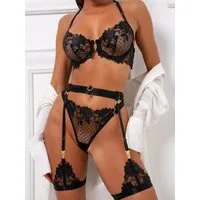 Elegant Love Set: Bügel-BH SexyDessous-Set: Spitzen-Set, Lingerie-Set, Reizwäsche (Set, 3-tlg., BH + String + Strumpfhalter) Damenunterwäsche mit Blumenstickerei – für besondere Momente