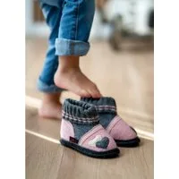 Beck Hüttenschuh Little Hearts Hüttenschuhe (aus Österreich, für Kita, Schule und Zuhause geeignet) sehr warm, rutschfeste Sohle, 100% atmungsaktive Schurwolle