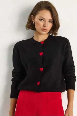 Herzknopfpullover