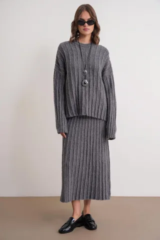 Strukturiertes Oversized-Pullover und Rock Strick-Koordinationsset