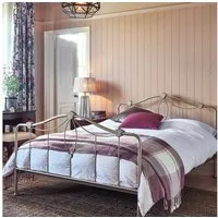 LAURA ASHLEY Vliestapete Chalford Holzplanken, glatt, Holz, (1 St), 10mx52cm (ca. 5m2)