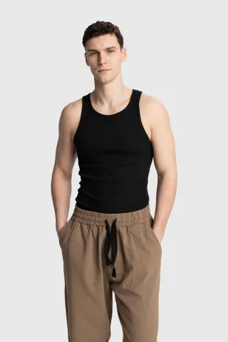 Figurbetontes ärmelloses U-Ausschnitt T-Shirt