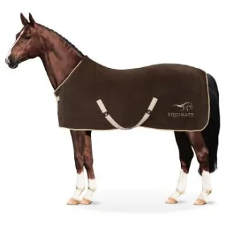 Equinate Abschwitzdecke Nevada aus Fleece mit Widerristpolster und Kreuzbegurtung braun 1,65 m