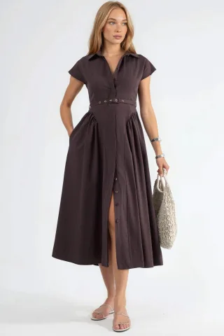 Midikleid mit Gürtel und Hemdkragen