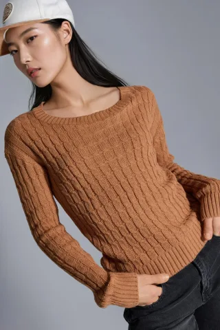 Bootsnacken-Kabelstrickpullover