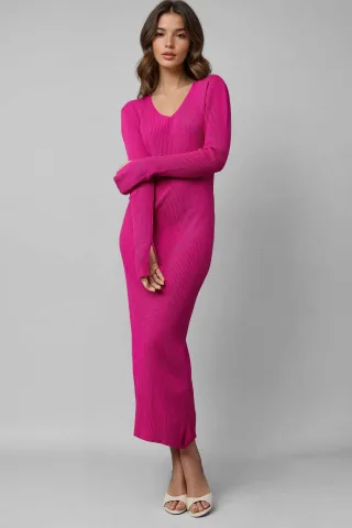 V-Ausschnitt Strukturiertes Maxi-Strickkleid mit Schlitz